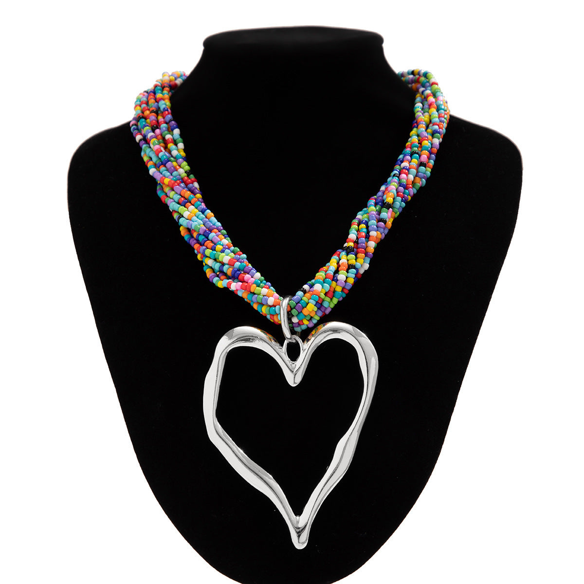 Collar con colgante en forma de corazón de múltiples capas con cuentas exageradas