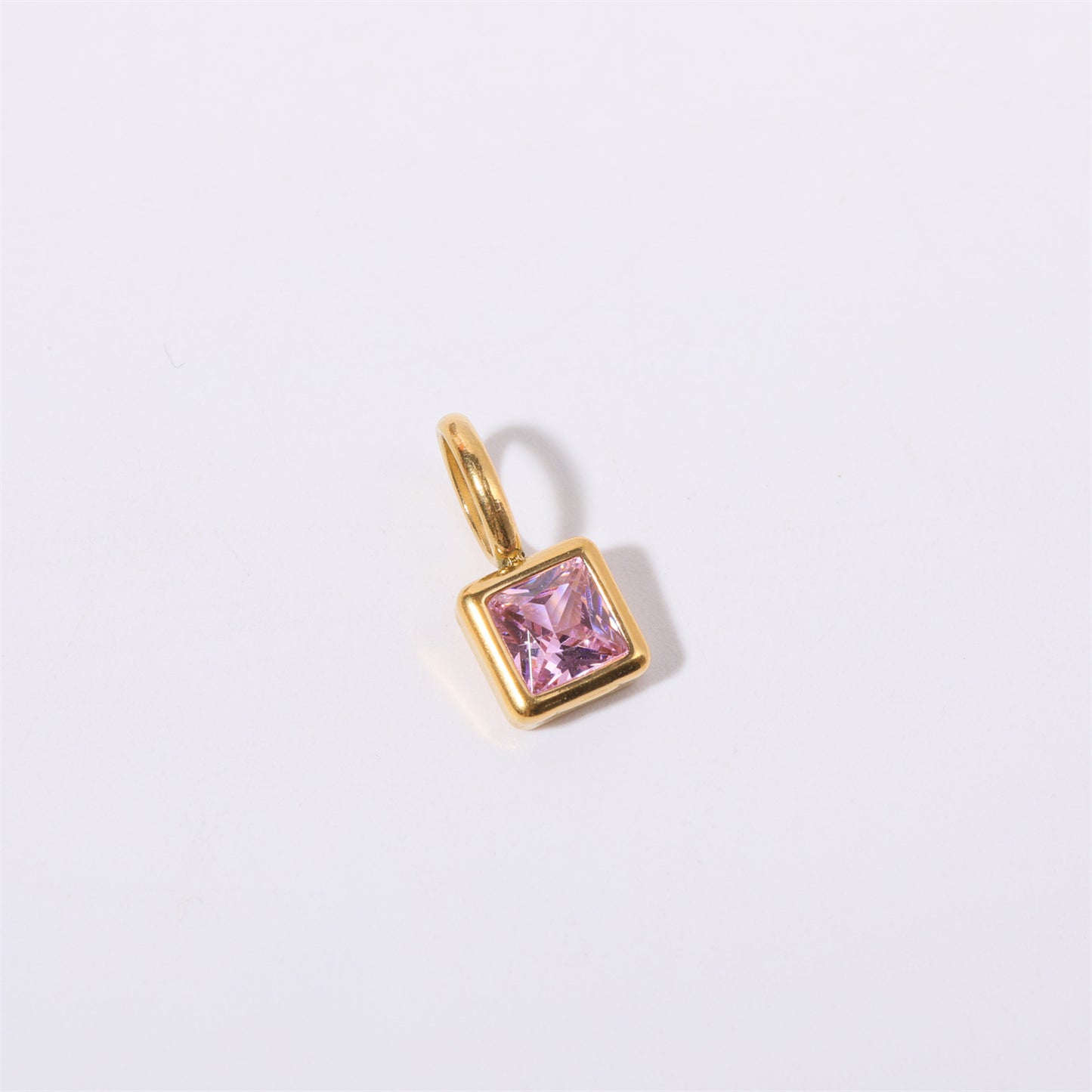 Pendentif carré avec douze pierres de naissance féminines