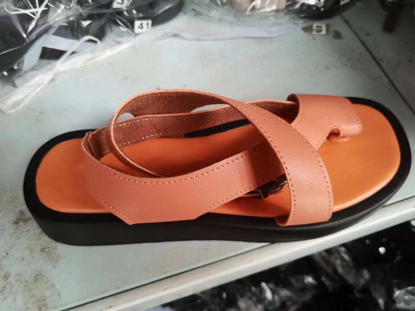 Chaussures à plateforme en polyuréthane couvrant les orteils, style romain décontracté, avec boucle en dentelle extérieure