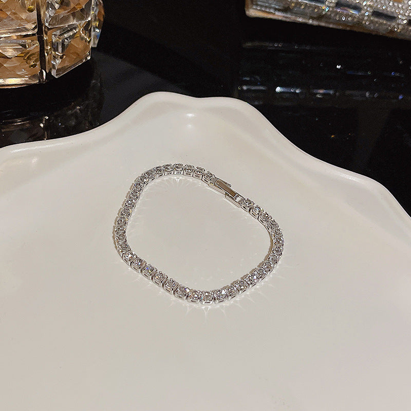 Pulsera versátil de perlas y flores de circón