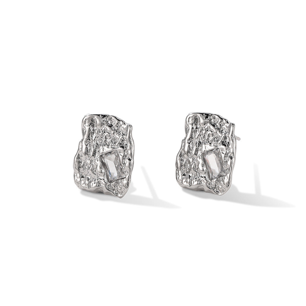 Petites boucles d'oreilles carrées à la mode pour femmes