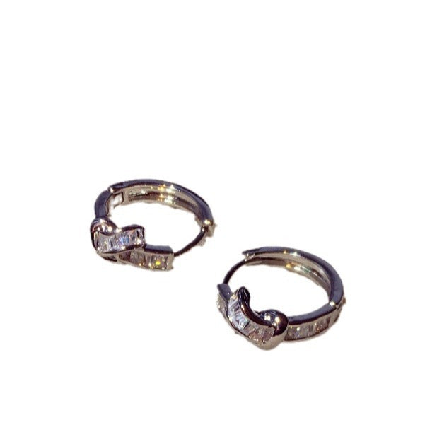 Boucles d'oreilles géométriques simples incrustées de zirconium pour femmes