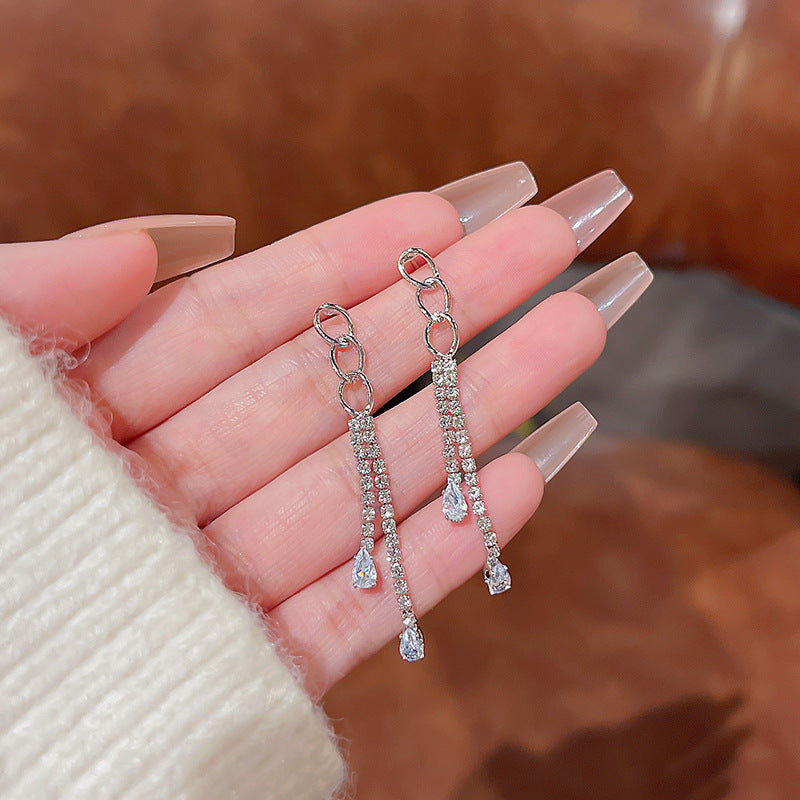 Boucles d'oreilles en zircon à longues franges et aiguille en argent