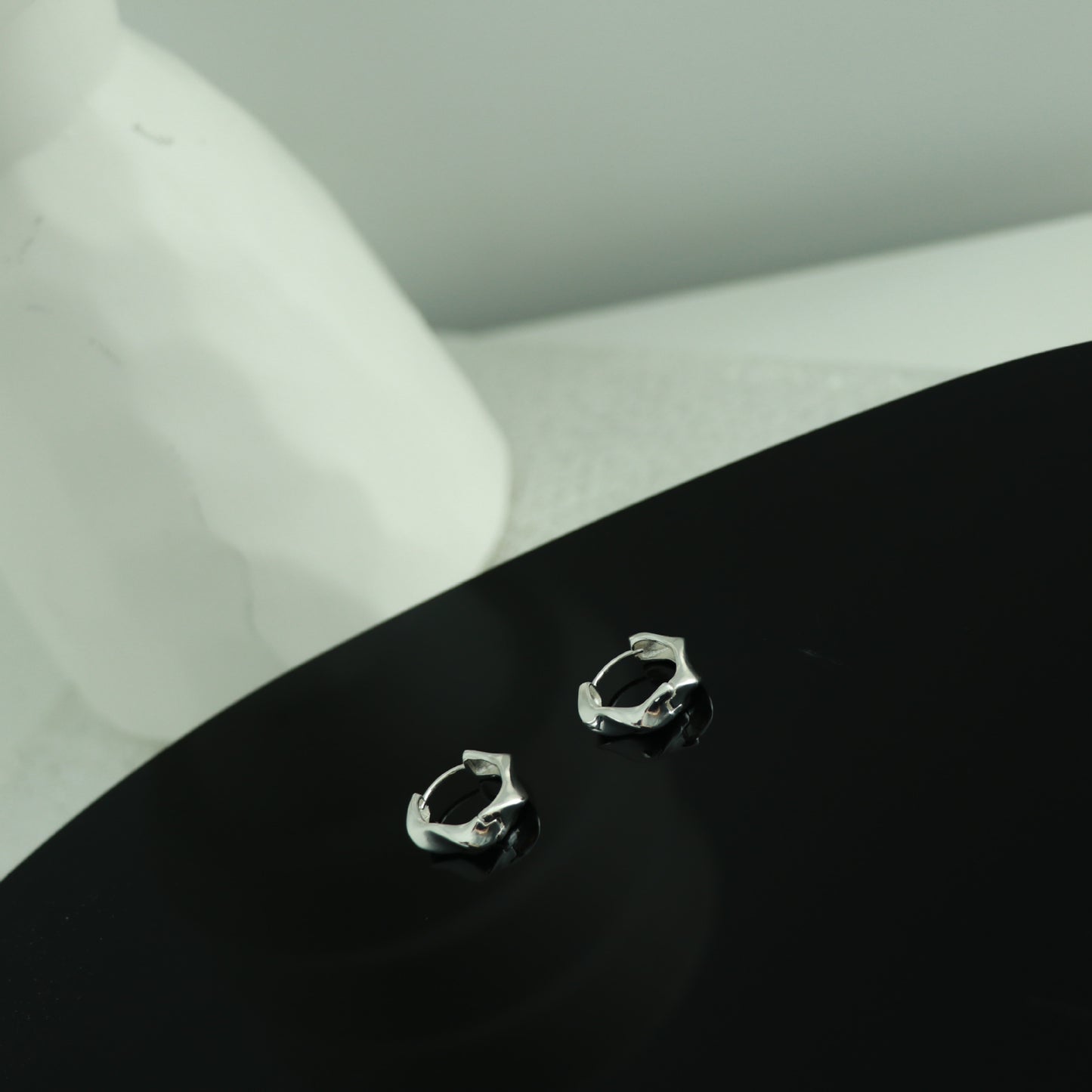 Boucles d'oreilles irrégulières Normcore minimalistes d'intérêt particulier