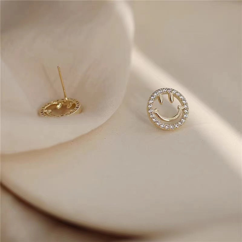 Petites boucles d'oreilles coréennes exquises, style froid