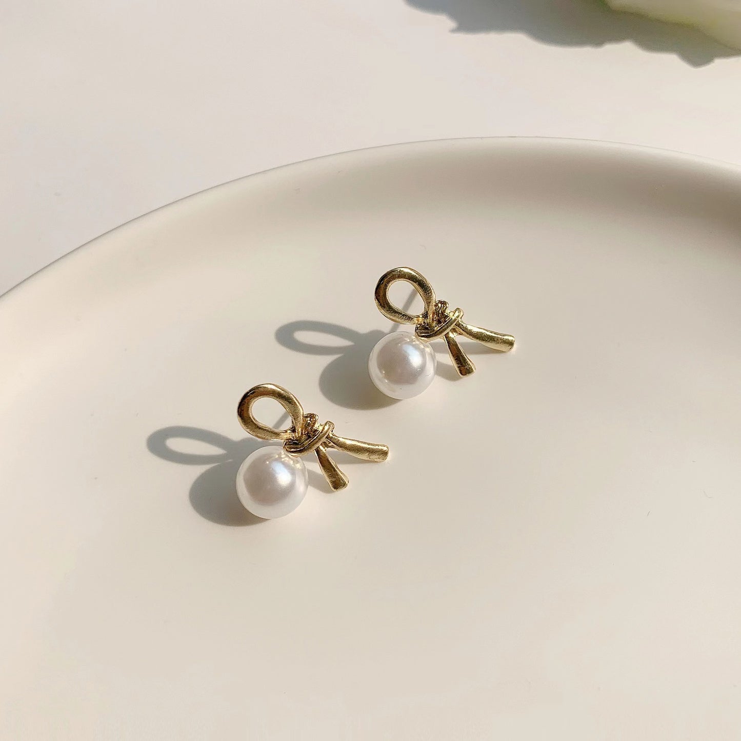 Petites boucles d'oreilles coréennes exquises, style froid