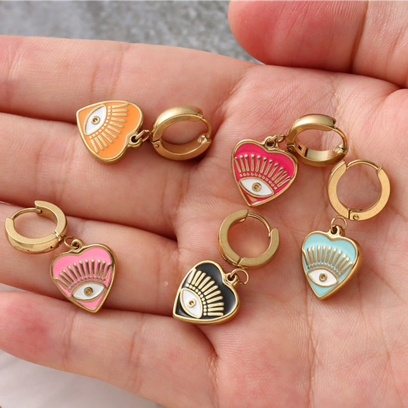 Boucles d'oreilles dégoulinantes personnalisées à la mode, nouvelle femme avec des yeux de cœur