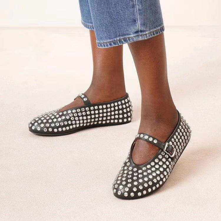 Rivets pleins de diamants avec chaussures à bout rond