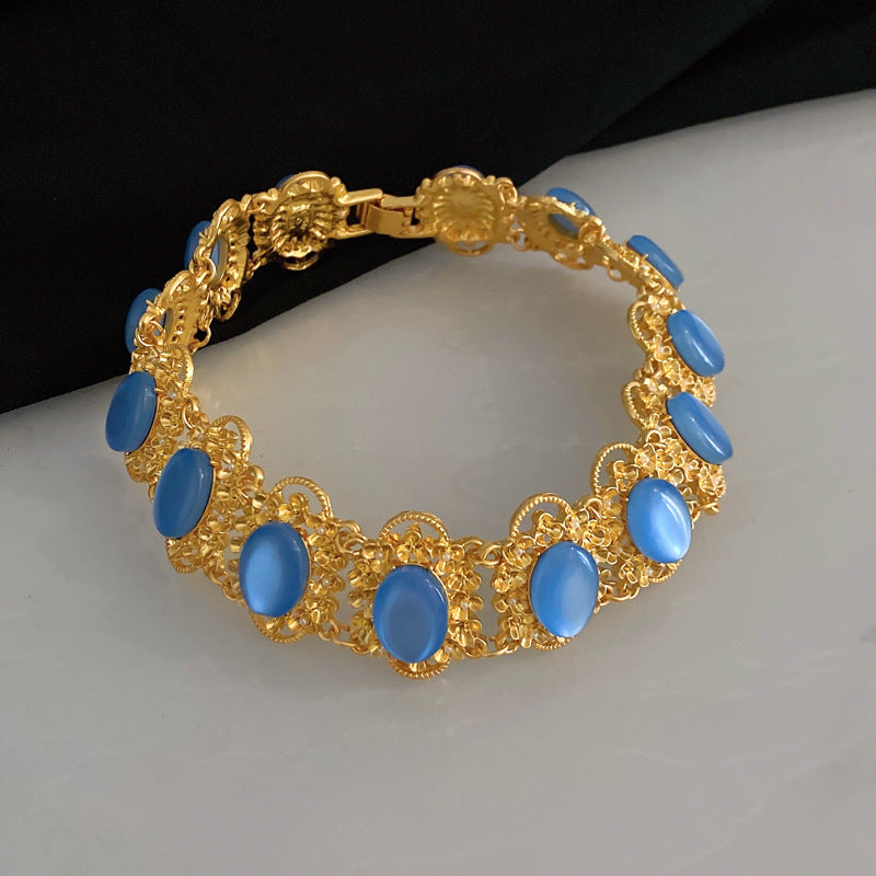 Women's Fashion Mid-ancient Oval Geometric Necklace