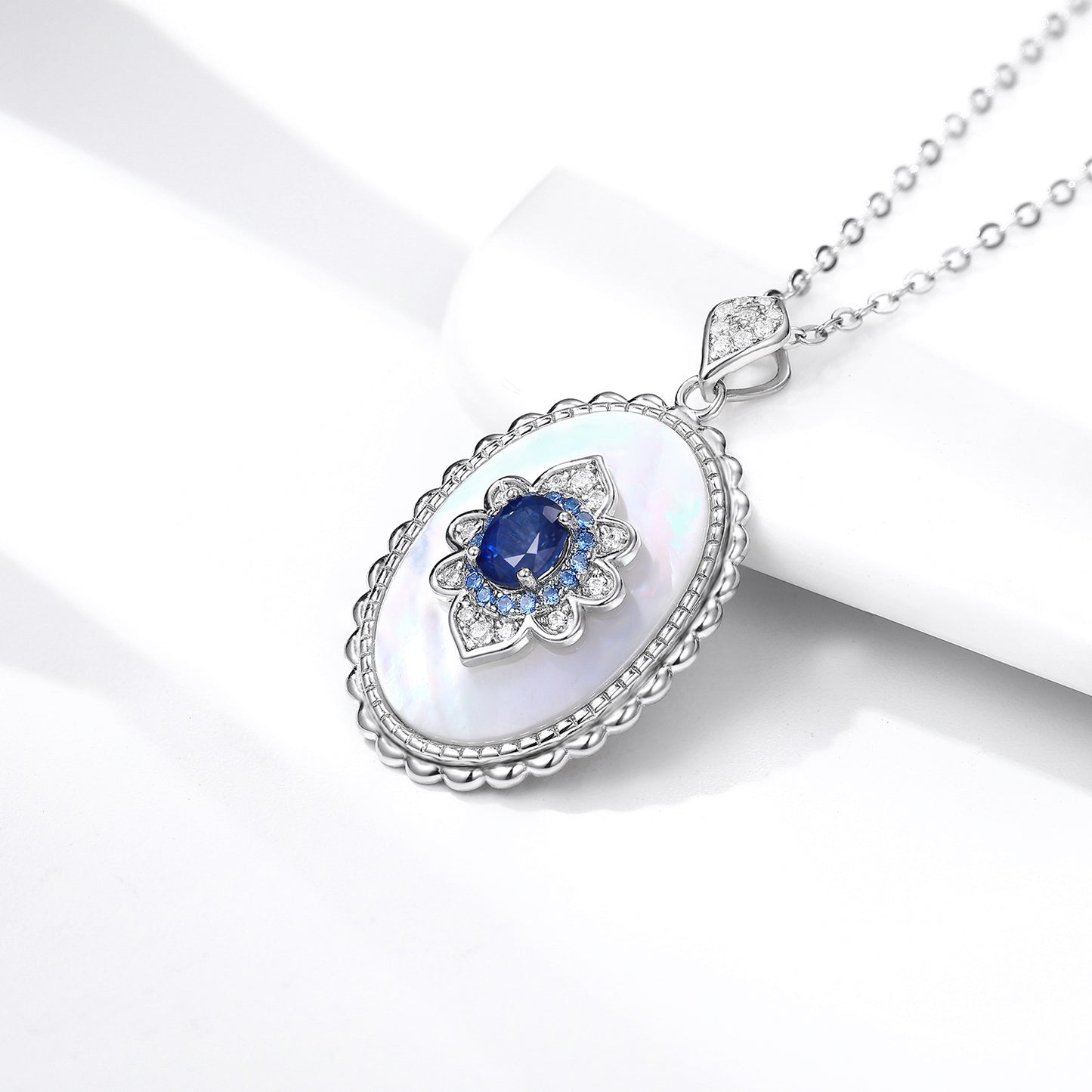 Collier pendentif en argent sterling incrusté de saphir naturel de luxe léger