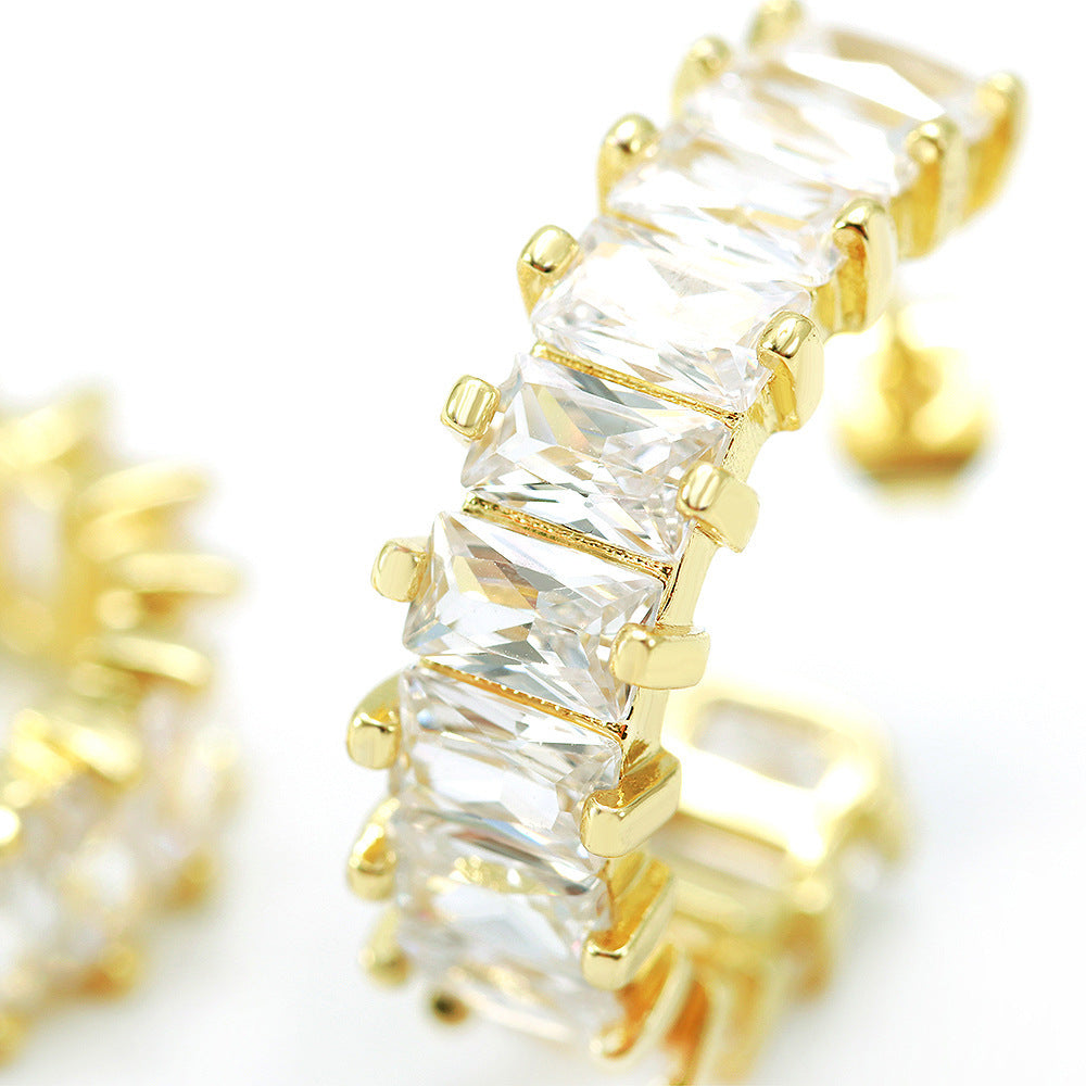 Boucles d'oreilles élégantes et gracieuses en zircon plaqué or 18 carats
