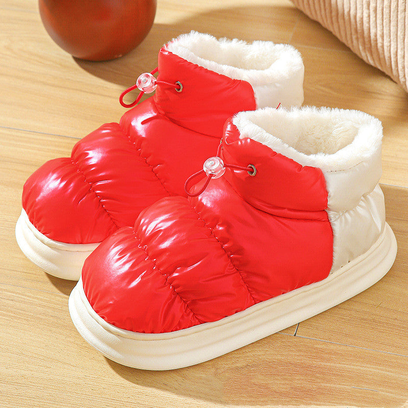 Bottes de neige pour femmes portant un tissu en duvet imperméable et coupe-vent en hiver