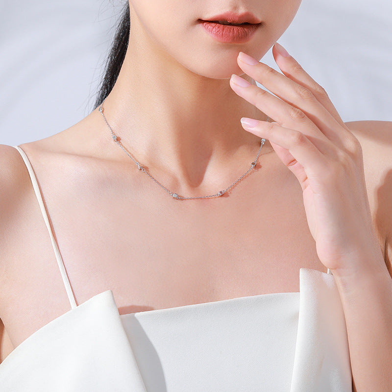 Collier Vintage en forme de Cube de sucre carré, chaîne de clavicule, Design d'intérêt particulier, haut sens