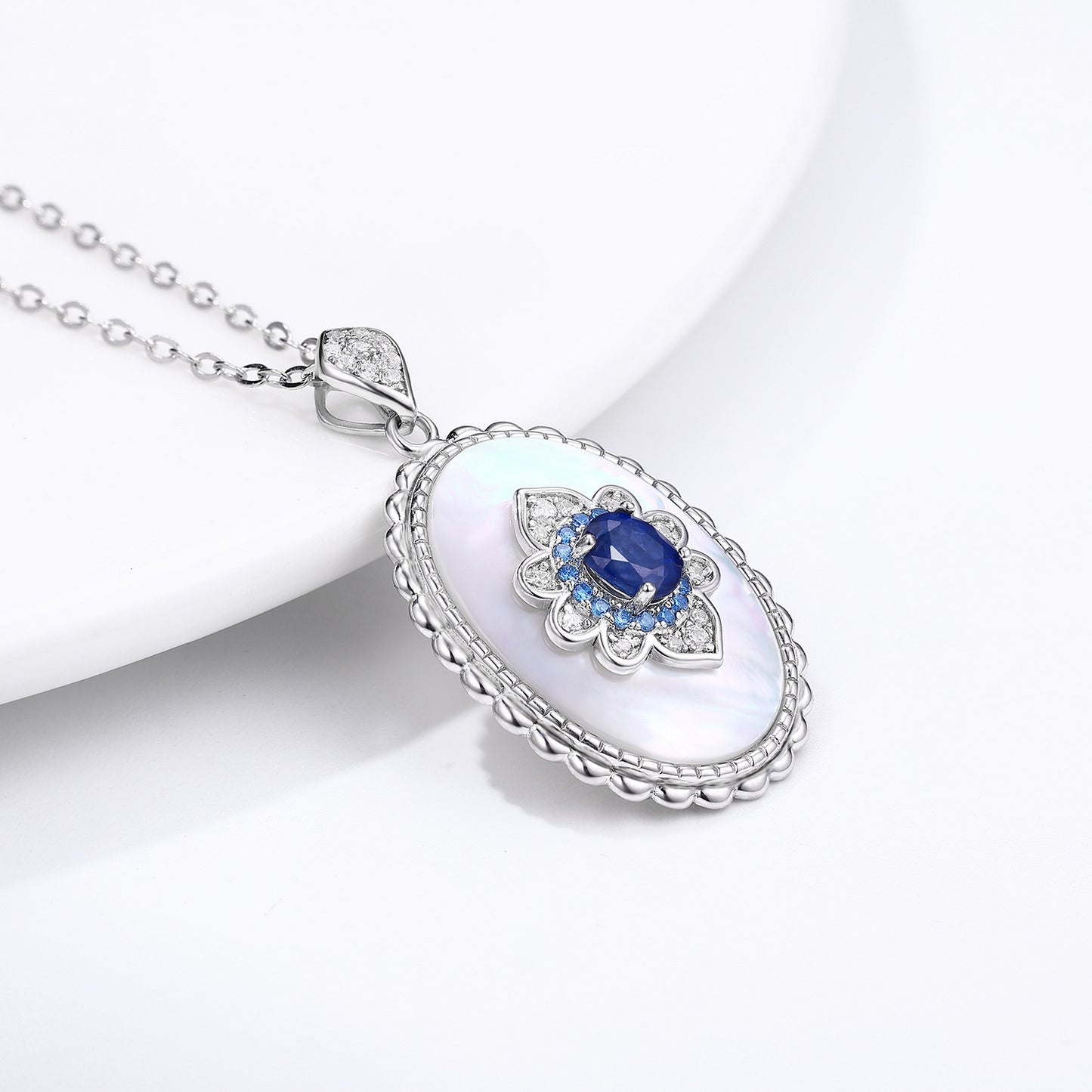 Collier pendentif en argent sterling incrusté de saphir naturel de luxe léger