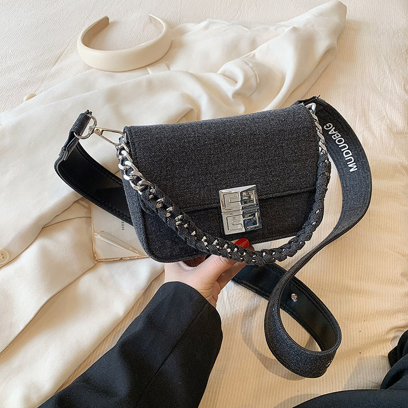 New Western Style All-matching Wide Shoulder Strap Crossbody Super Hot Small Square Bag