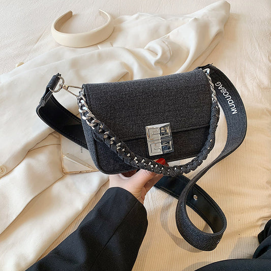 New Western Style All-matching Wide Shoulder Strap Crossbody Super Hot Small Square Bag