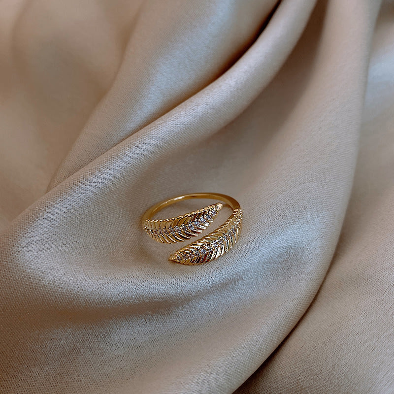 Micro Inlaid Zircon High Sense Leaf Ring Female Niche