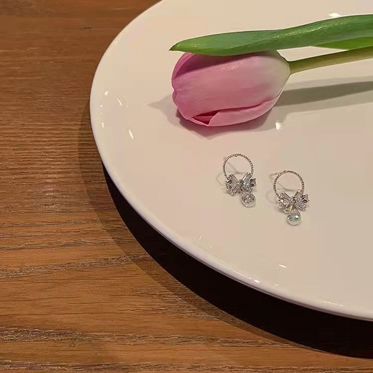 Boucles d'oreilles féminines polyvalentes et atmosphériques