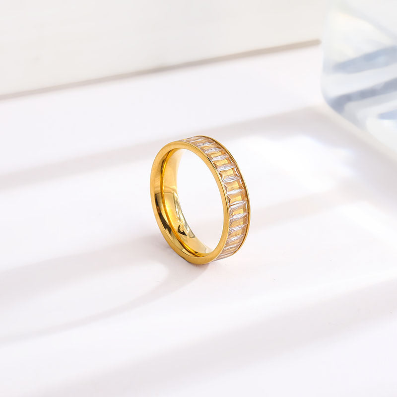 Bague en acier titane strass pour femme