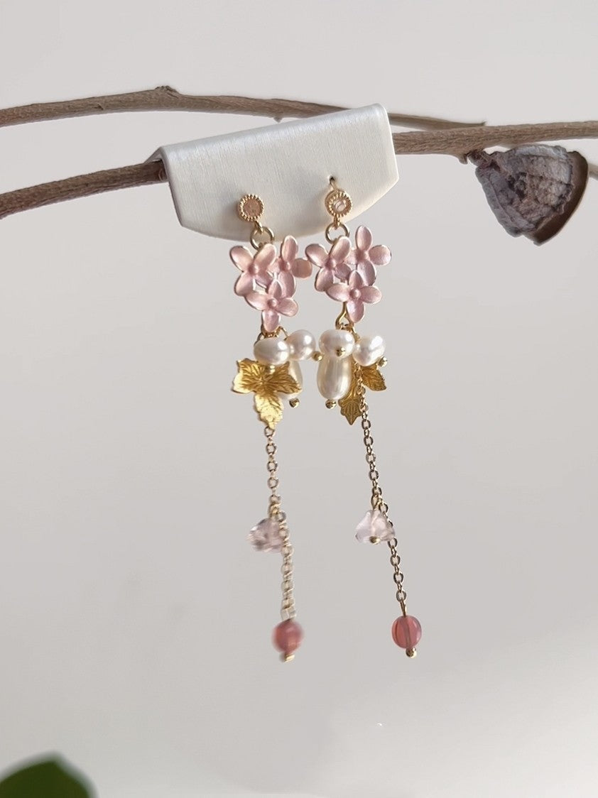 Design élégant avec un long clip d'oreille