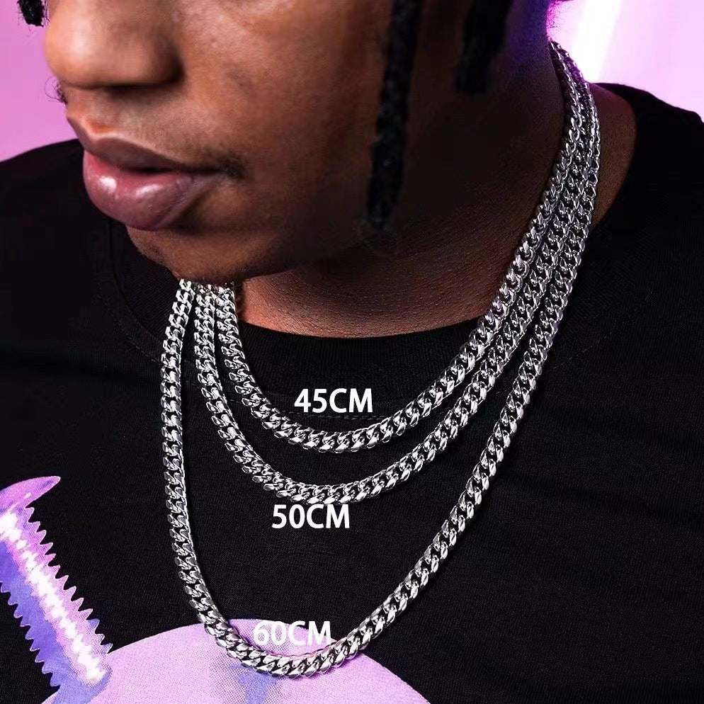 Collier en acier titane résistant à la lumière avec chaîne à maillons cubains