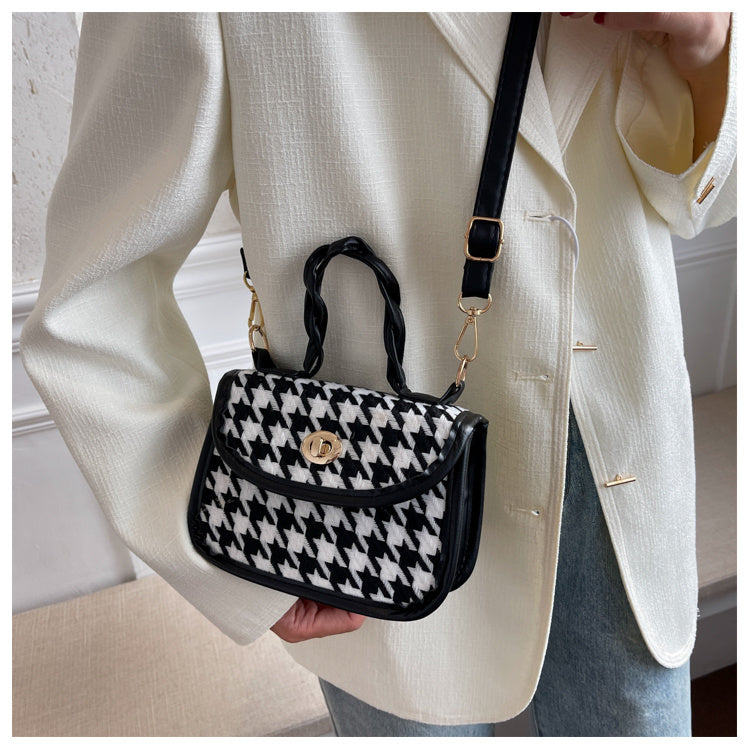 Petit sac à bandoulière en damier tendance