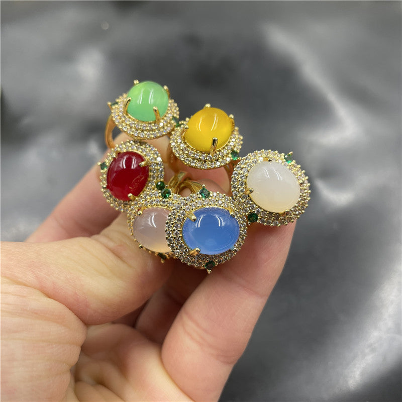 Bague en calcédoine bleue incrustée de forme géométrique