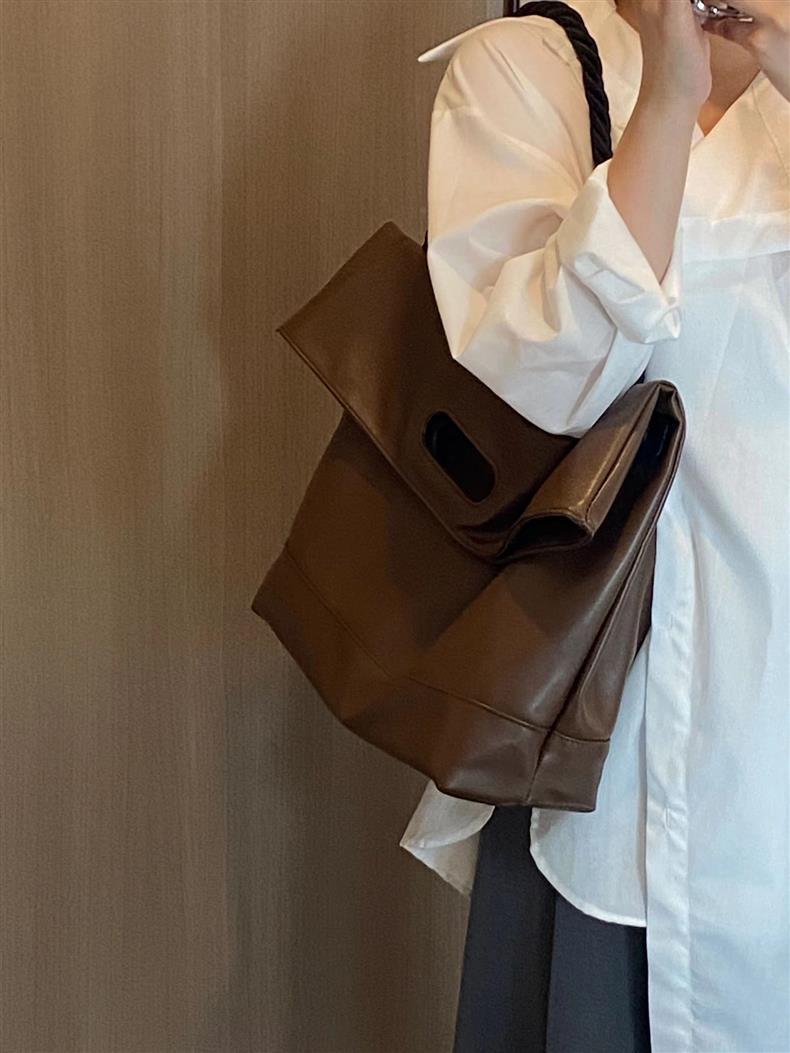 Grand sac fourre-tout de style minimaliste d'automne et d'hiver, niche brillante de personnalité