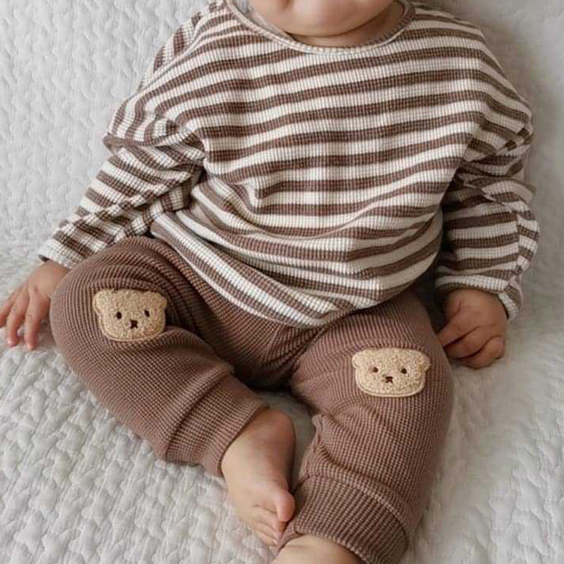 Haut rayé mignon et confortable pour bébés