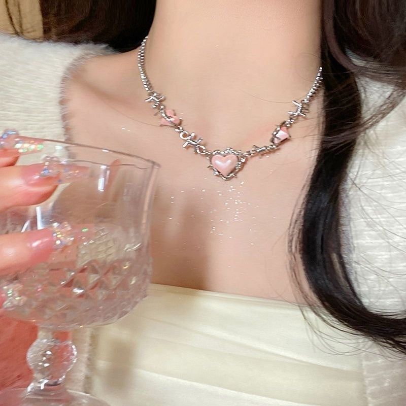Collier coeur d'épine doux et frais pour femmes