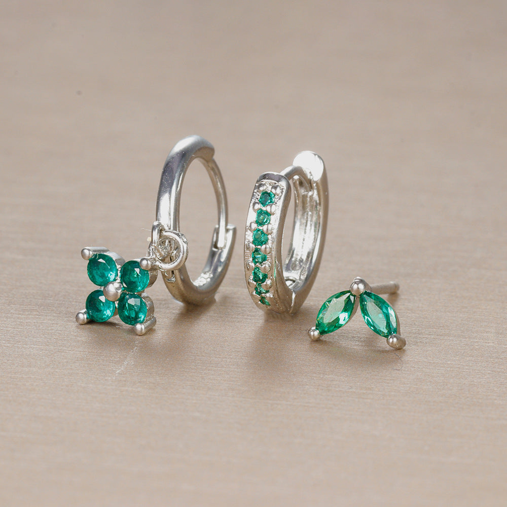 Ensemble de boucles d'oreilles empilées de diamants cloutés de fleurs