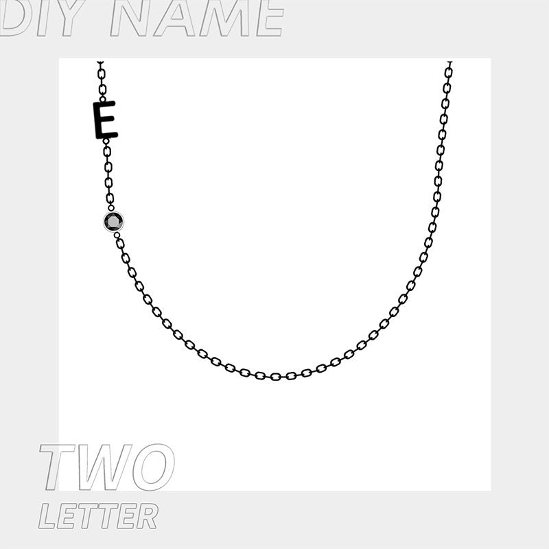 Collier avec 26 lettres anglaises en acier inoxydable