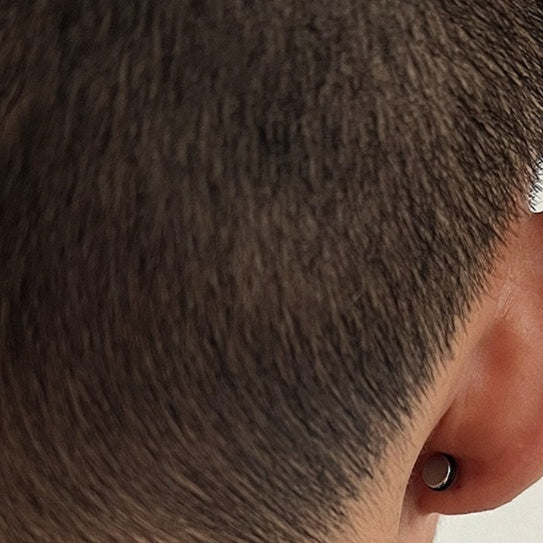 Boucles d'oreilles à tige en acier titane et Zircon noir, rétro américain en détresse