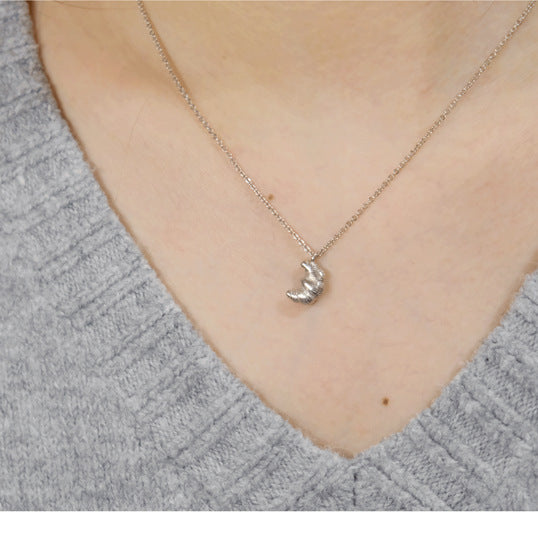 Collier chaîne clavicule simple croissant