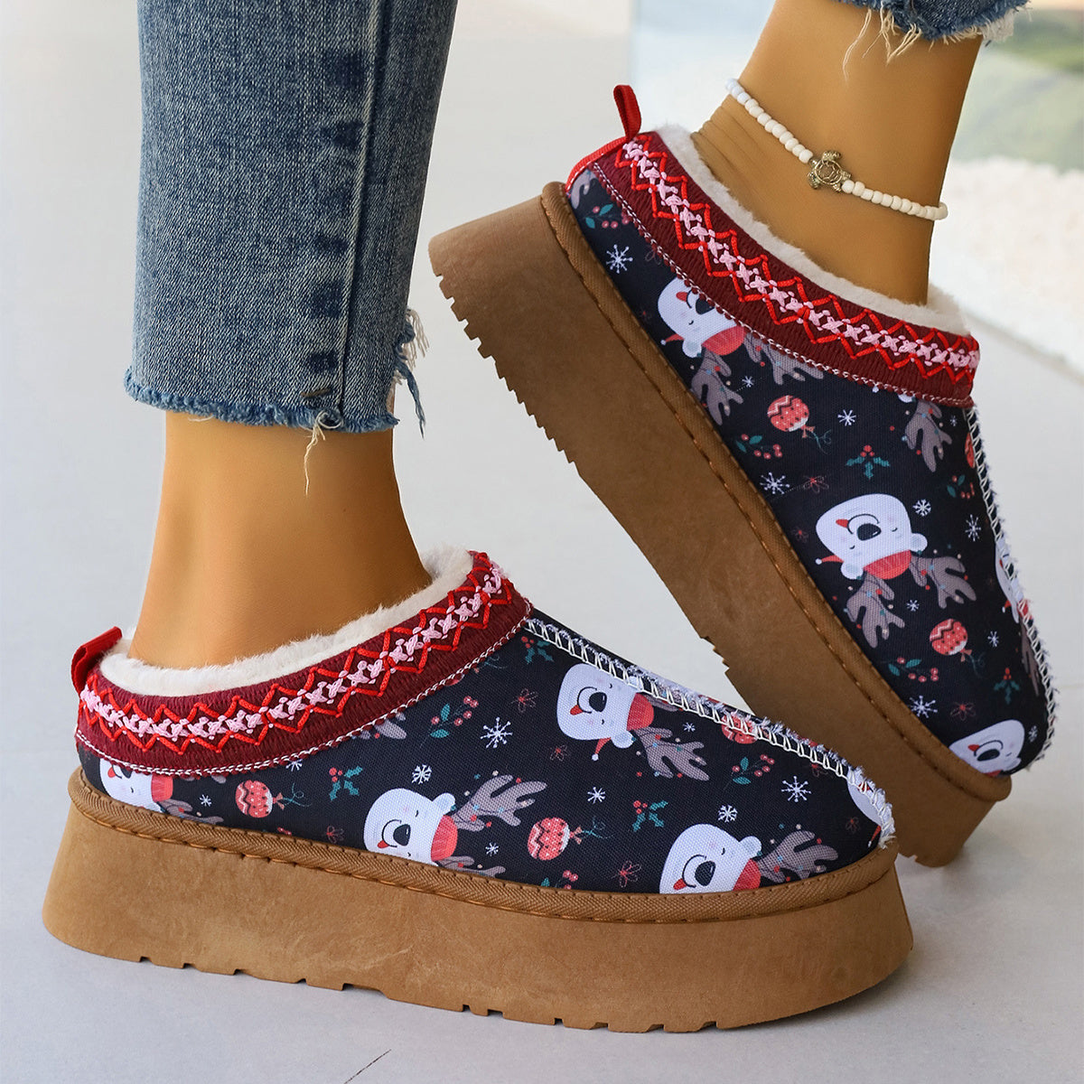 Bottines imprimées de noël pour femmes, chaussures de maison décontractées à enfiler, doublées en peluche, bottes courtes confortables d'hiver