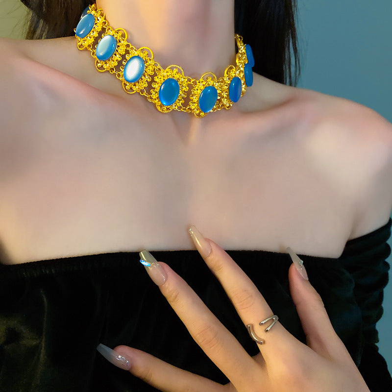 Women's Fashion Mid-ancient Oval Geometric Necklace