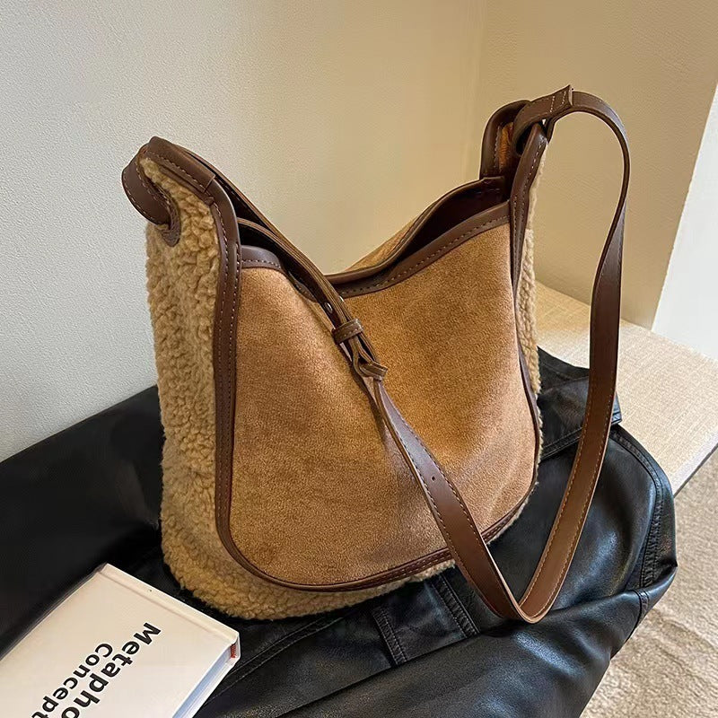 Sac à bandoulière à une épaule en peluche pour femmes