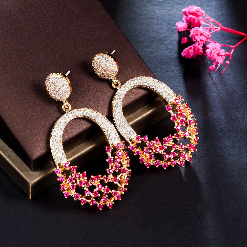 Boucles d'oreilles à tige en cristal et diamant dans les débris creux