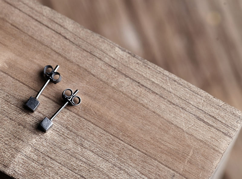 S925 Fashion Simple Round Mini Ear Studs