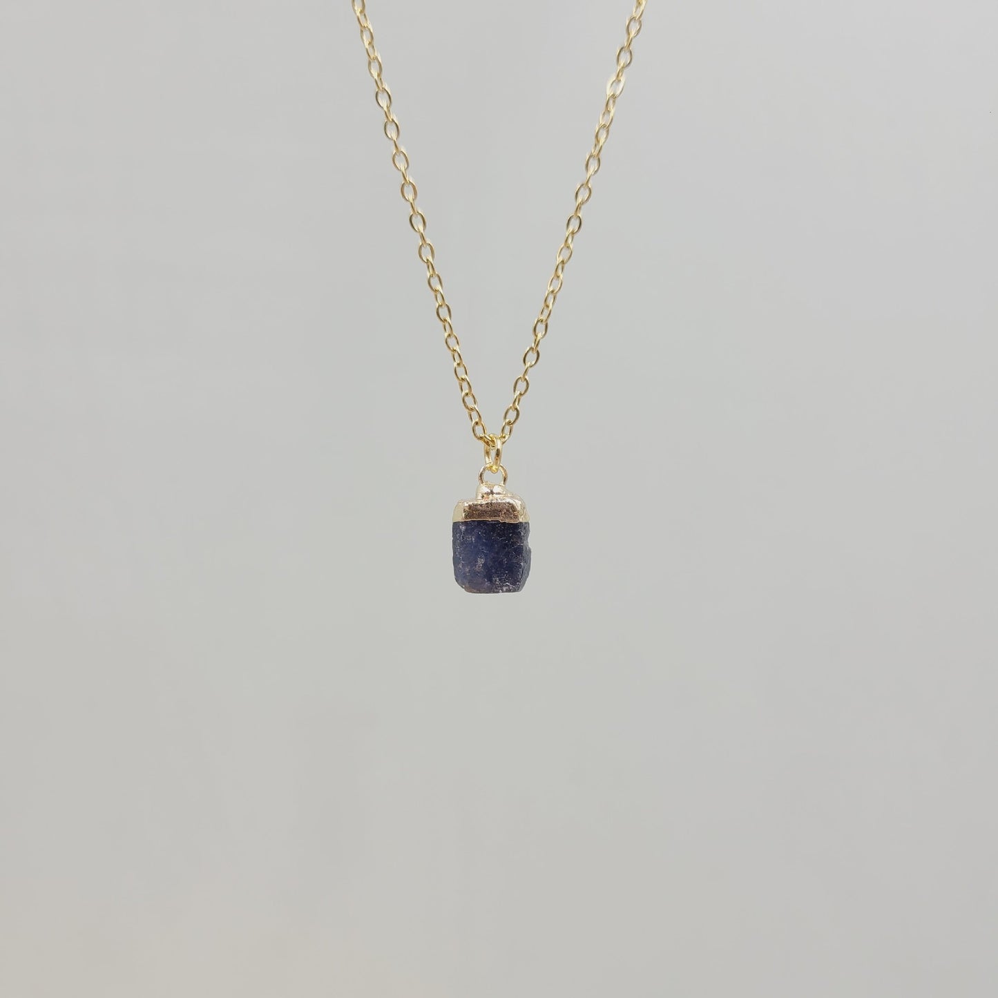 Collier avec pendentif en pierre de cristal naturel irrégulier, chaîne en acier inoxydable en métal