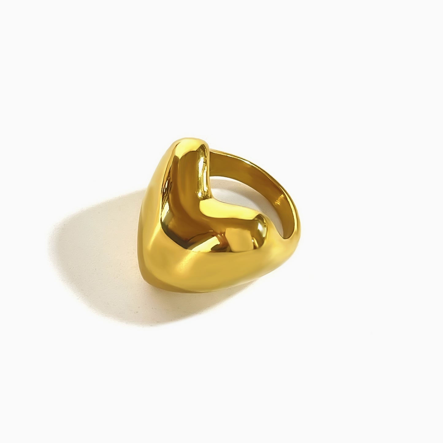 Bague en or 18 carats en forme d'amour brillant en acier titane à la mode