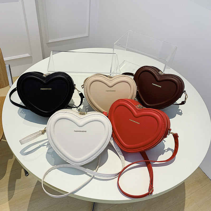 Sac messager à bandoulière en forme de coeur à la mode