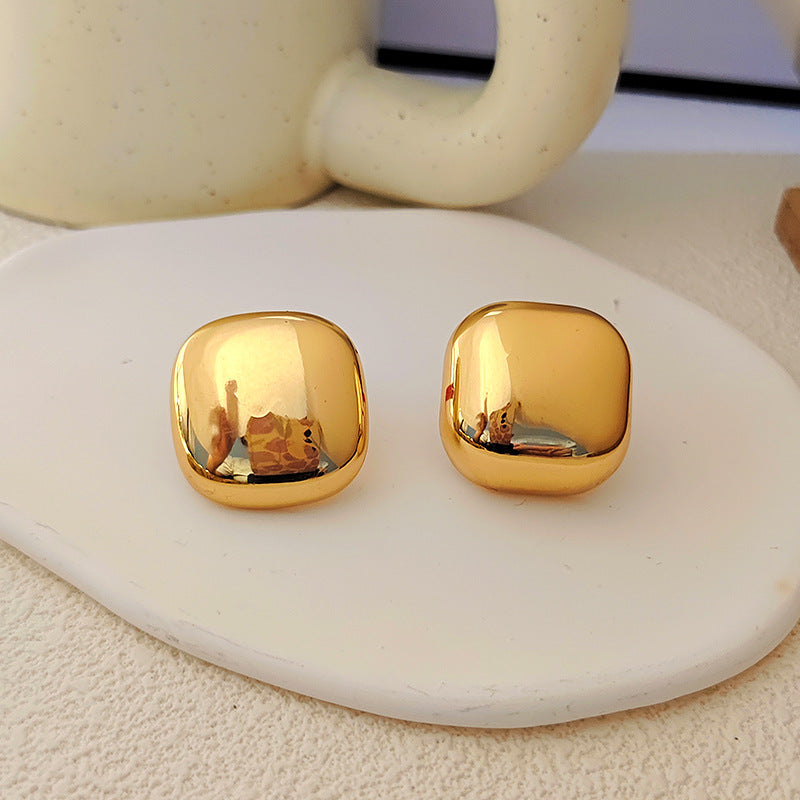 Boucles d'oreilles carrées lisses minimalistes pour femmes