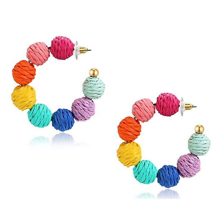 Boucles d'oreilles en forme de C en raphia couleur style vacances d'été