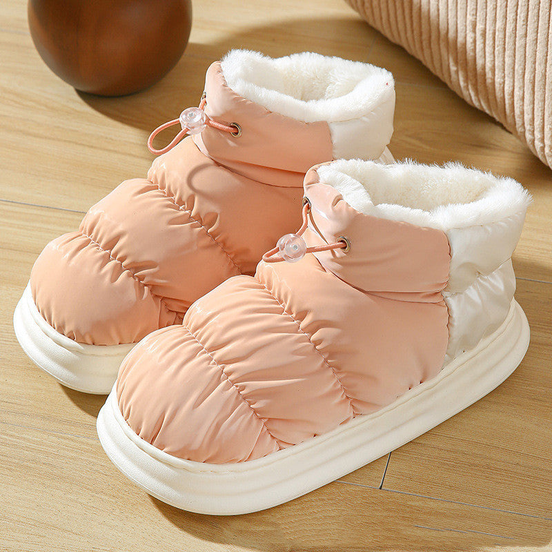 Bottes de neige pour femmes portant un tissu en duvet imperméable et coupe-vent en hiver