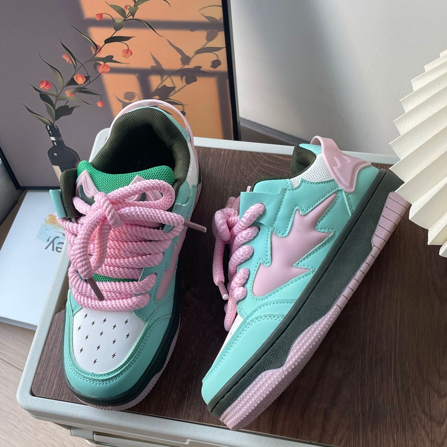 Zapatillas de deporte desgastadas informales para parejas de hombres y mujeres