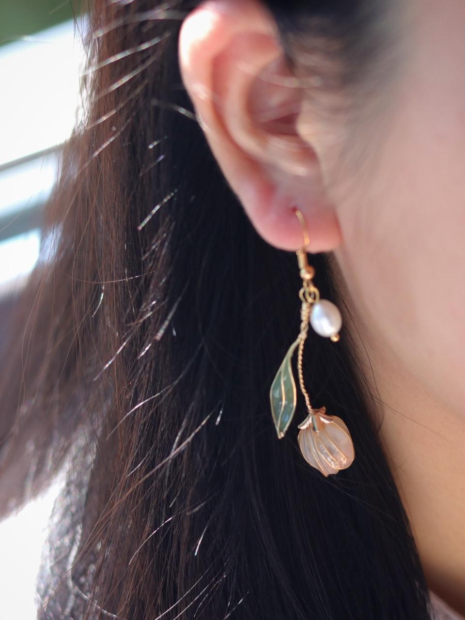 Boucles d'oreilles à tige en forme de fleur vintage tulipe, design d'intérêt particulier