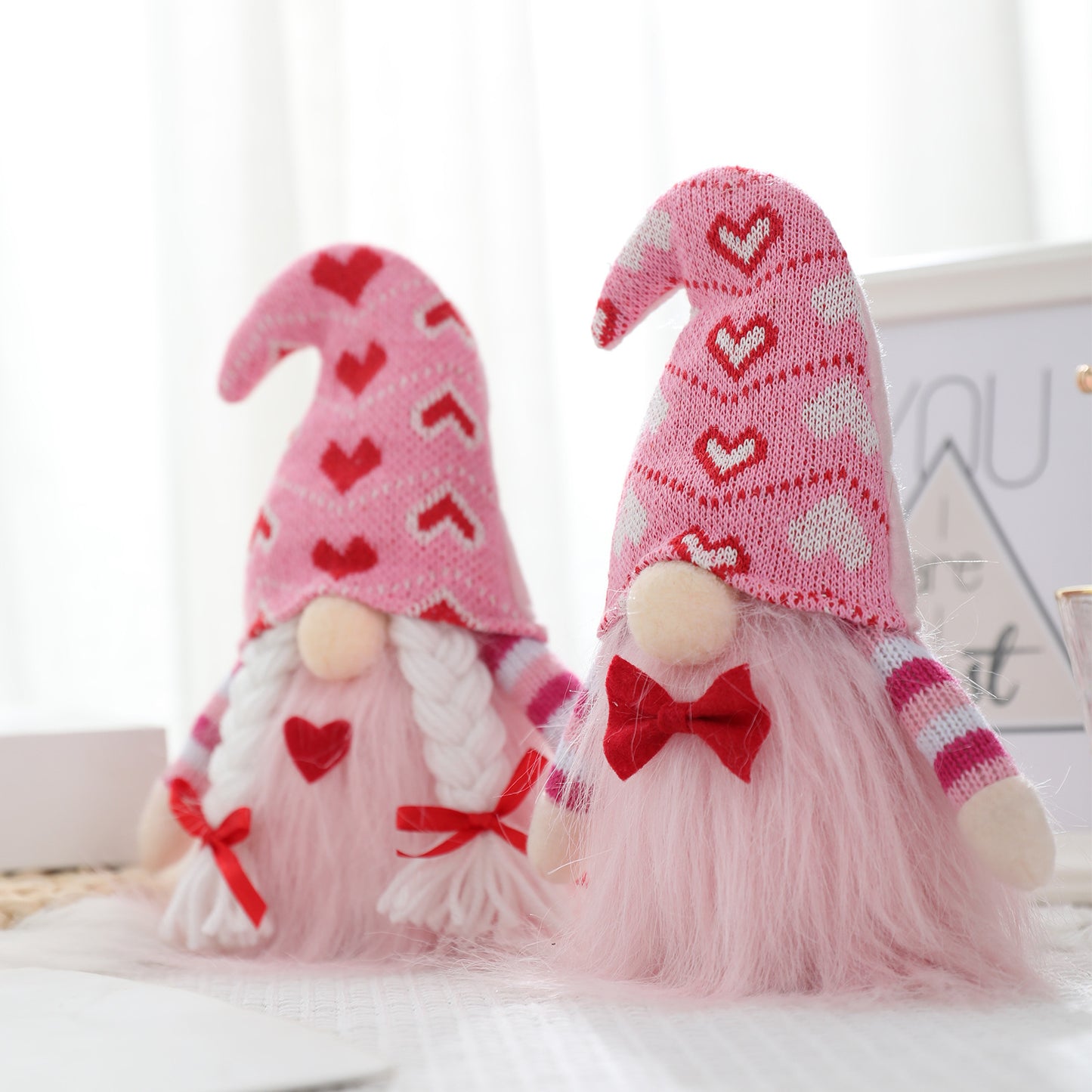 Décoration de la Saint-Valentin Coeur de poupée tricoté sans visage