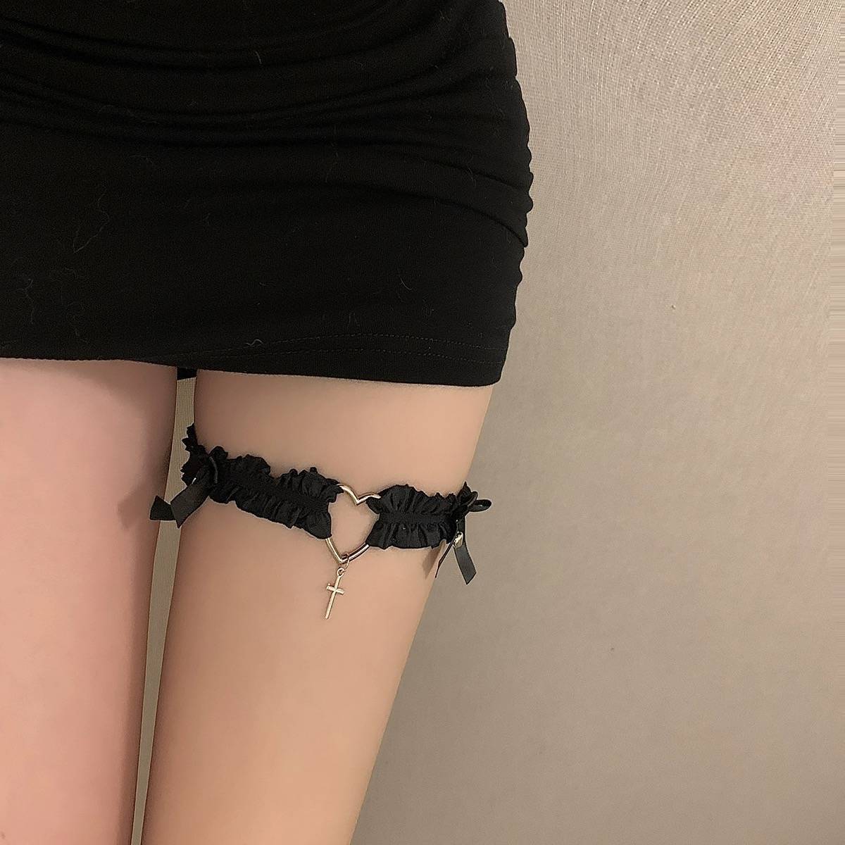 Women's Punk Style Lace Bow Love Bell Leg Ring