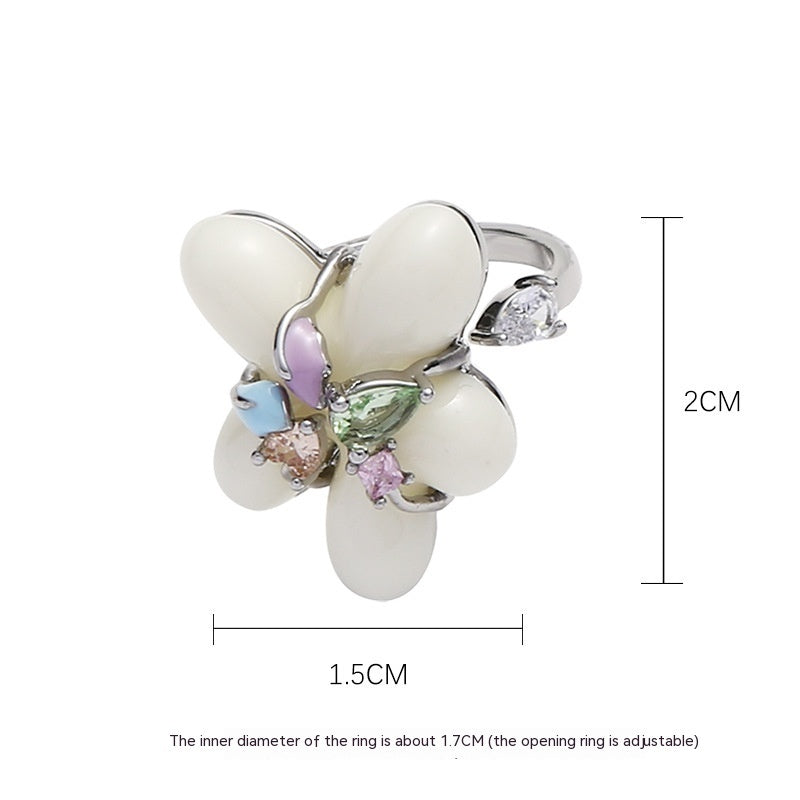 Original French Style Cream Resin Flower Necklace For Women Light Luxury Minority Clavicle Chain Temperament Wild Sweet Accessory
